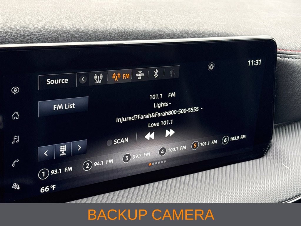 Used 2025 Nissan Kicks SR FWD image 9