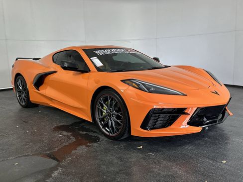 Used 2024 Chevrolet Corvette Stingray Preferred Cpe w/ 2LT image 3