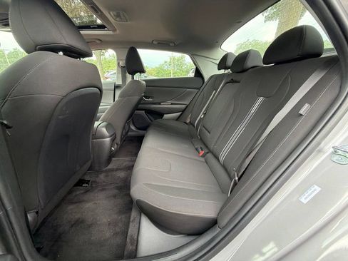 Certified 2025 Hyundai Elantra SEL FWD image 13