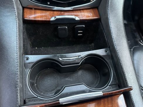 Used 2015 Cadillac Escalade ESV Luxury image 22