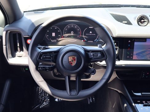 Certified 2025 Porsche Cayenne E-Hybrid AWD/4WD image 15