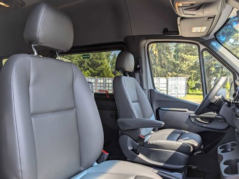 New 2025 Mercedes-Benz Sprinter 2500 image 12