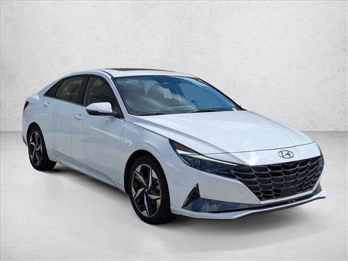 Used 2023 Hyundai Elantra Limited FWD image 3
