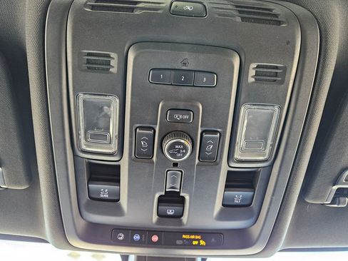 Used 2021 GMC Yukon Denali w/ Denali Ultimate Package image 20