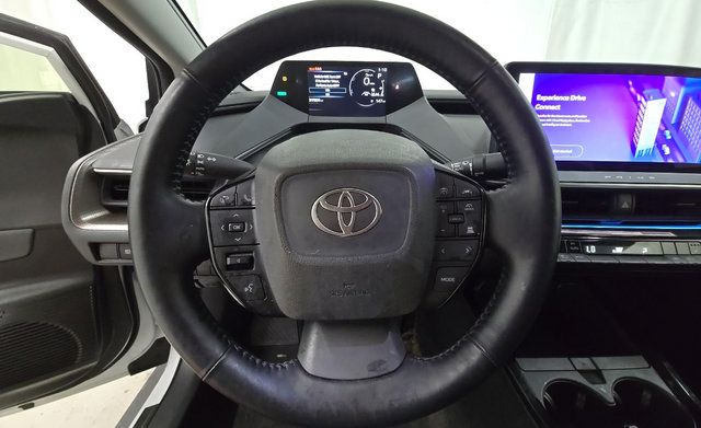 Used 2024 Toyota Prius XLE FWD image 7