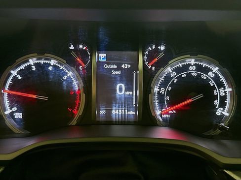 Used 2021 Toyota 4Runner TRD Off-Road Premium image 13