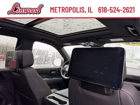 New 2026 GMC Yukon AT4 w/ AT4 Premium Plus Package image 3