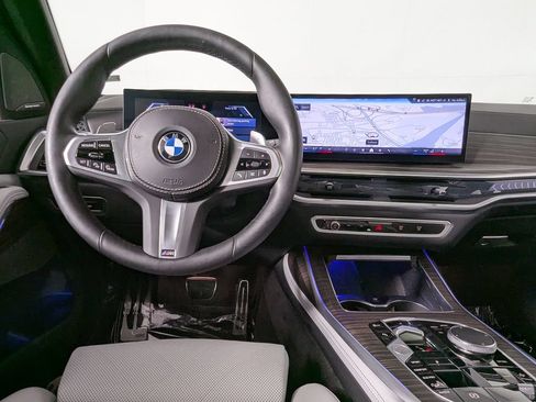 Used 2024 BMW X7 xDrive40i w/ M Sport Package AWD/4WD image 24