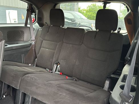 Used 2016 Dodge Grand Caravan SXT FWD image 11