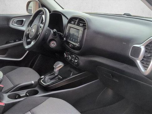 Used 2020 Kia Soul LX image 21