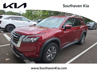 Used 2023 Nissan Pathfinder SL