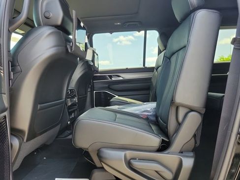 New 2026 Jeep Grand Wagoneer L Limited AWD/4WD image 10