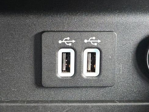 Used 2020 Ford Fusion SE image 28