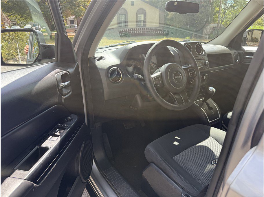 Used 2016 Jeep Patriot Sport w/ Power Value Group AWD/4WD image 9