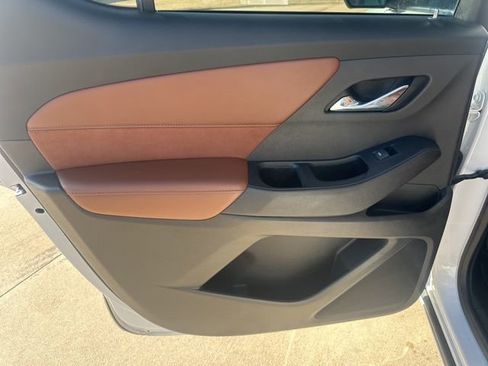 Used 2021 Chevrolet Traverse High Country image 24