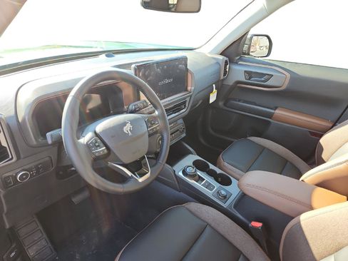 New 2025 Ford Bronco Sport Outer Banks image 9