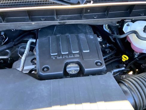 Used 2024 GMC Sierra 1500 SLE image 29