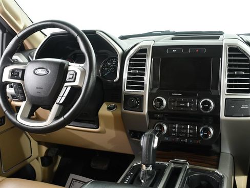 Used 2015 Ford F150 Lariat w/ Equipment Group 502A Luxury AWD/4WD image 8