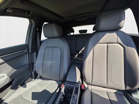 New 2025 Audi Q3 2.0T Premium image 16