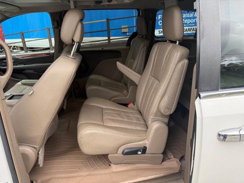 Used 2013 Chrysler Town & Country Touring-L w/ Entertainment Group #2 image 11
