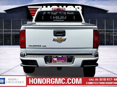 Used 2018 Chevrolet Colorado Z71 AWD/4WD image 5