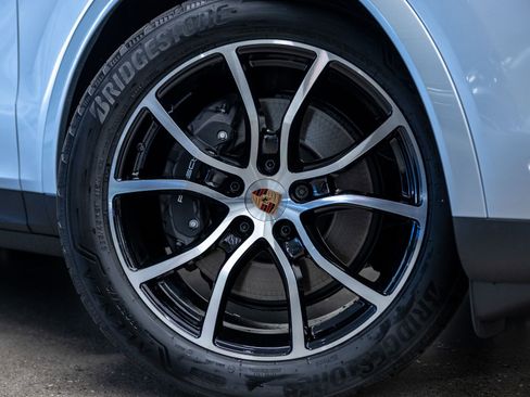 New 2026 Porsche Cayenne image 20