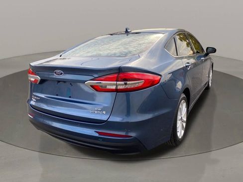 Used 2019 Ford Fusion SE image 6