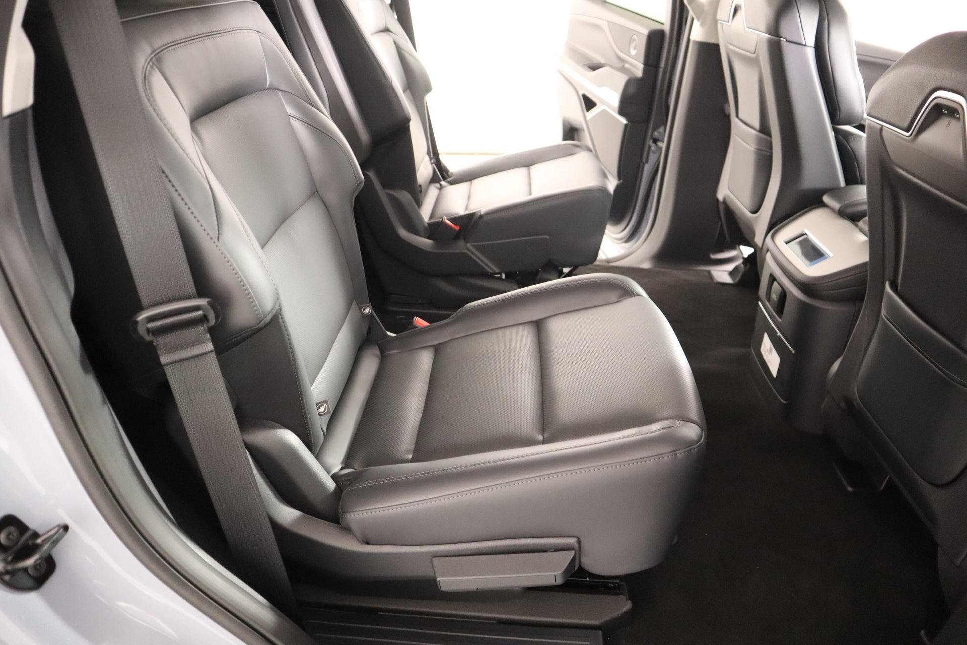 New 2026 Lincoln Navigator Premiere AWD/4WD image 16
