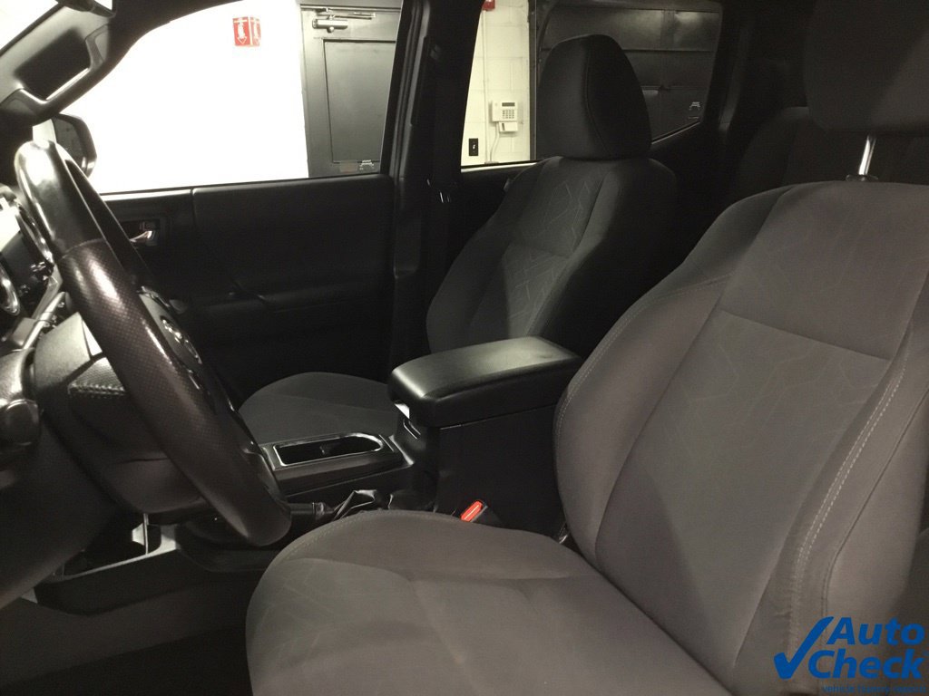 Used 2018 Toyota Tacoma TRD Off-Road w/ Technology Package AWD/4WD image 37