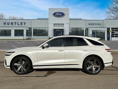 Used 2023 Genesis GV70 2.5T w/ Sport Prestige Package image 7