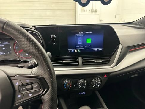 Certified 2024 Chevrolet Trax RS w/ Driver Confidence Package FWD image 28