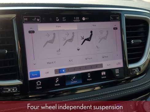 Used 2022 Chrysler Pacifica Touring-L image 31