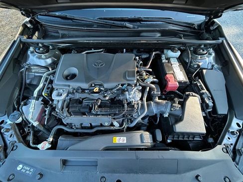 Used 2024 Toyota Camry SE image 11
