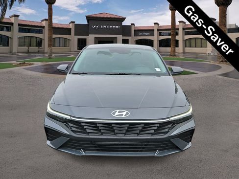 Used 2026 Hyundai Elantra SE FWD image 3
