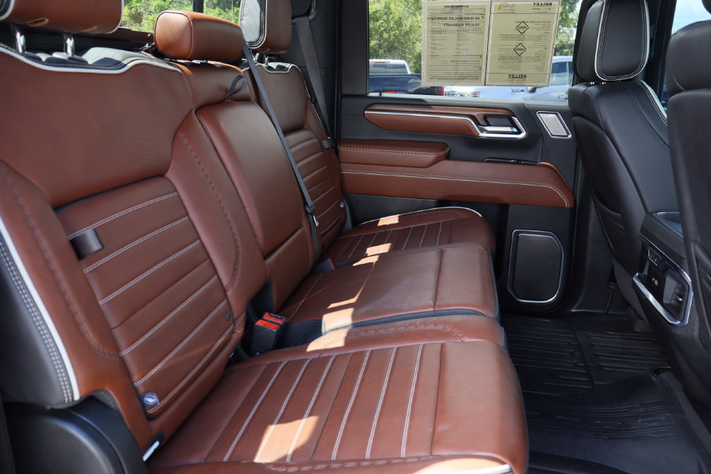Certified 2025 GMC Sierra 2500 Denali Ultimate AWD/4WD image 32