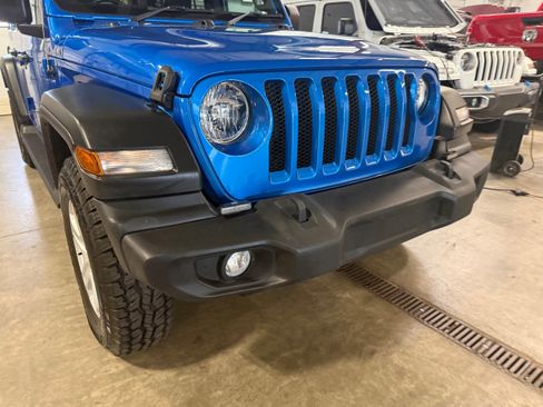 Used 2022 Jeep Wrangler Unlimited Sport w/ Cold Weather Group AWD/4WD image 2