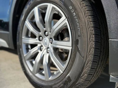 Used 2020 Cadillac XT4 Premium Luxury w/ Cold Weather Package AWD/4WD image 8