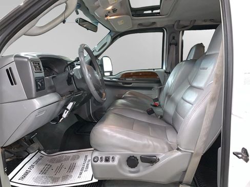 Used 2004 Ford F350 Lariat RWD image 6