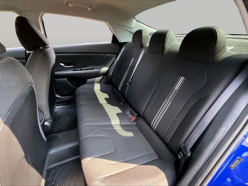 Used 2023 Hyundai Elantra SEL w/ Convenience Package FWD image 18