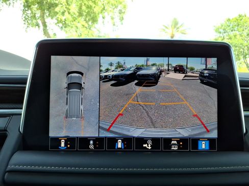 Used 2021 Chevrolet Tahoe Premier w/ Premium Package RWD image 21