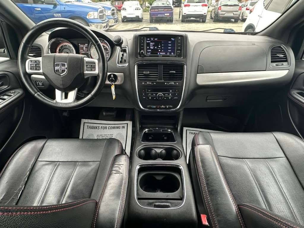 Used 2018 Dodge Grand Caravan GT FWD image 18