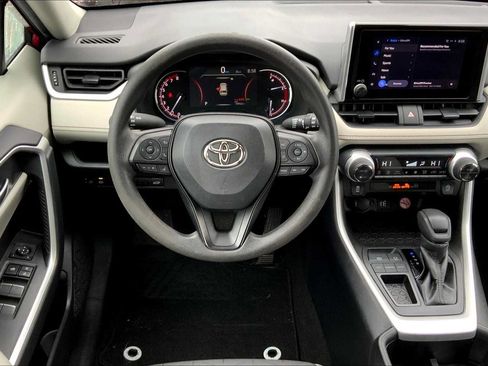 Used 2023 Toyota RAV4 XLE w/ Convenience Package FWD image 6
