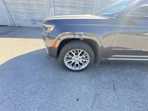 Used 2023 Jeep Grand Cherokee Summit w/ MOPAR Finishing Package image 10
