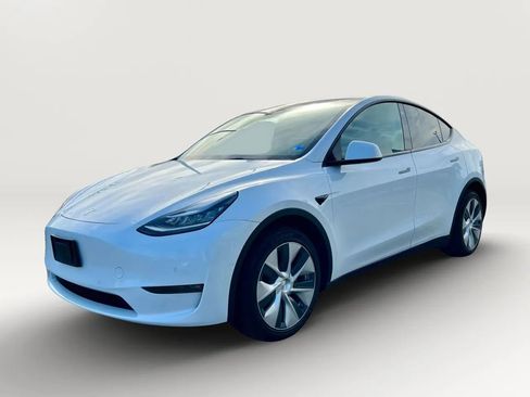 Used 2021 Tesla Model Y Long Range image 3