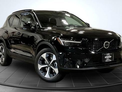 New 2026 Volvo XC40 B5 Plus w/ Climate Package AWD/4WD image 3
