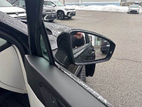 Certified 2022 Volkswagen Tiguan SE R-Line image 35