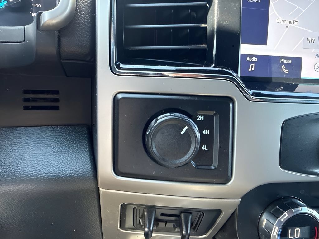 Used 2022 Ford F450 Lariat w/ Lariat Value Package AWD/4WD image 19