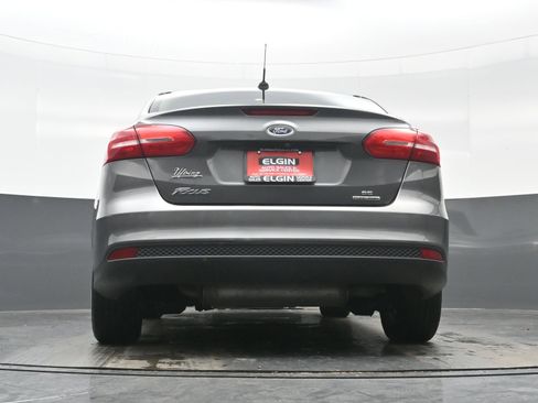 Used 2015 Ford Focus SE image 28