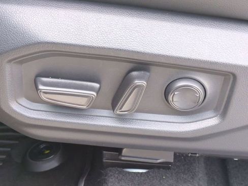 Used 2023 Toyota Tundra SR5 w/ SR5 Premium Package image 15