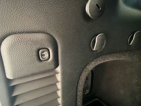 Used 2017 Jeep Grand Cherokee Altitude image 11